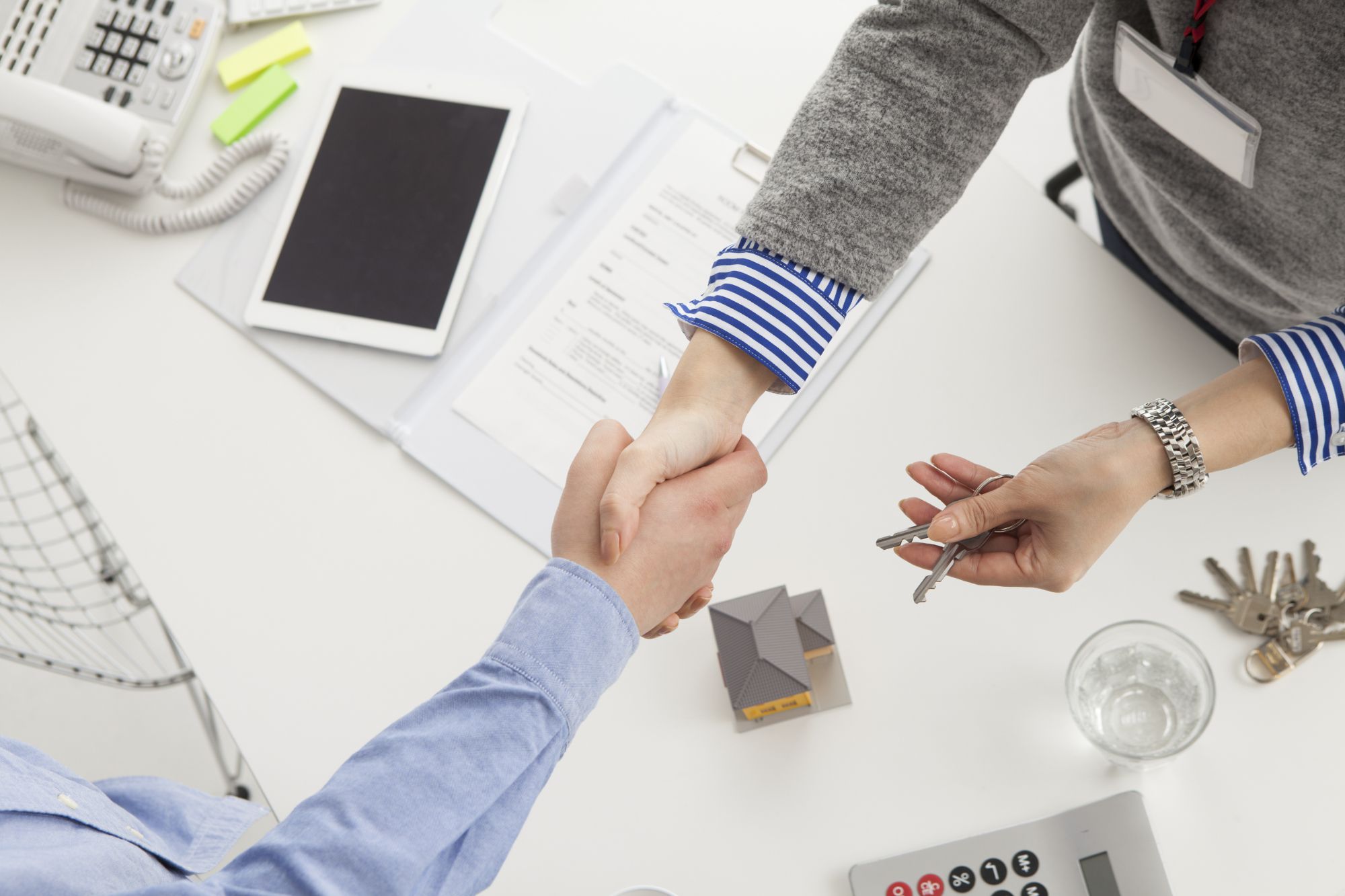 Control de visitas y cierre de la operación. Casas y Fincas Oliver en Llubí